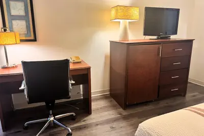 Photo 5 - Baymont by Wyndham Meridian