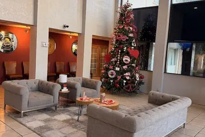 Photo 4 - Mariposa Hotel