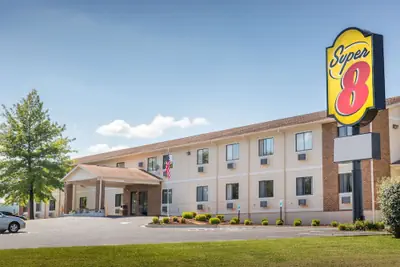 Photo 2 - Super 8 by Wyndham Danville