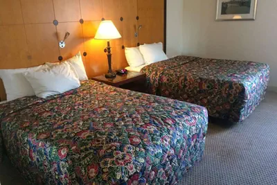 Photo 2 - Travelodge by Wyndham Brooklyn Center