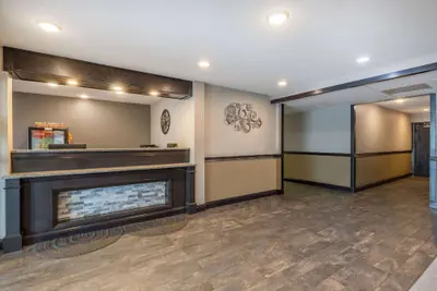 Photo 4 - Travelodge by Wyndham Brooklyn Center