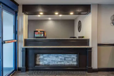 Photo 3 - Travelodge by Wyndham Brooklyn Center