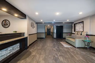 Photo 5 - Travelodge by Wyndham Brooklyn Center