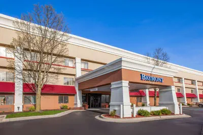 Photo 2 - Baymont by Wyndham Grand Rapids Airport