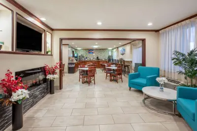 Photo 5 - Baymont by Wyndham Grand Rapids Airport