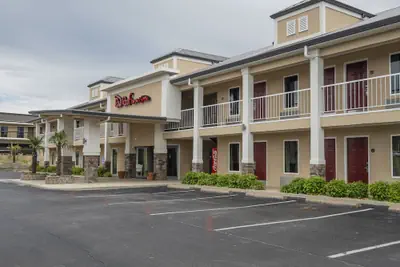 Photo 2 - Red Roof Inn & Suites Calhoun