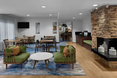 Photo 3 - Fairfield Inn Santa Clarita Valencia