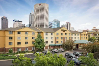 Photo 2 - Courtyard by Marriott Indianapolis at the Capitol