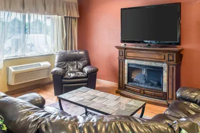 Photo 5 - Quality Inn Lakeville North