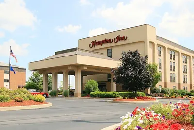 Photo 2 - Hampton Inn Ft. Wayne-Southwest