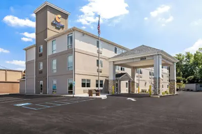 Photo 2 - Comfort Inn Schereville