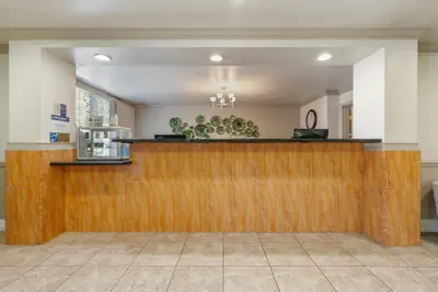 Photo 4 - Best Western Plus John Jay Inn & Suites