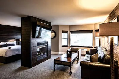 Photo 2 - Ironworks Hotel