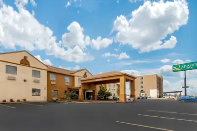 Photo 2 - Quality Inn West Memphis I-40