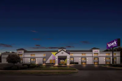 Photo 2 - Spark by Hilton Wichita East
