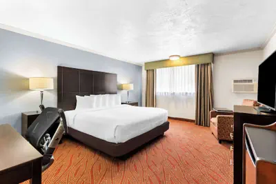 Photo 5 - Best Western Plus Parkway Inn