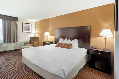 Photo 2 - Best Western Des Plaines/O’Hare