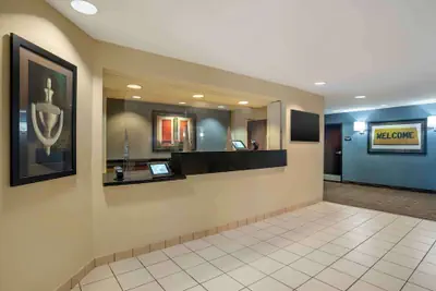 Photo 3 - Extended Stay America Select Suites New Orleans Airport