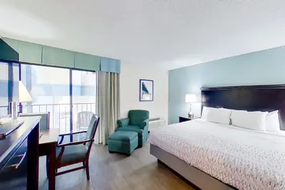Photo 5 - Carolinian Beach Resort by Vacasa