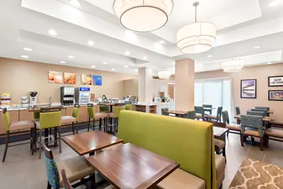 Photo 2 - Comfort Suites New Orleans East