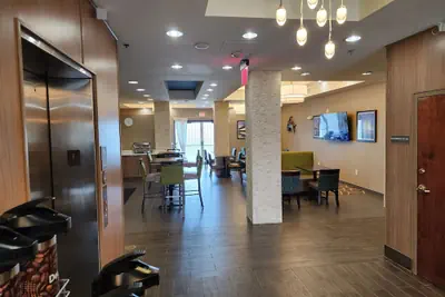 Photo 5 - Comfort Suites New Orleans East