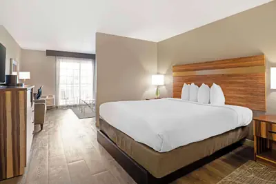 Photo 2 - Best Western Cedar Inn & Suites