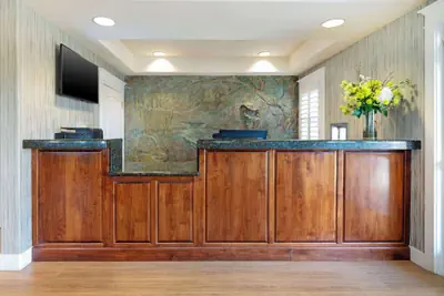 Photo 5 - Best Western Cedar Inn & Suites