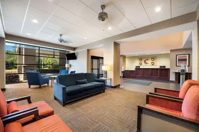Photo 5 - Comfort Suites Northlake