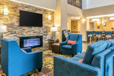 Photo 3 - Comfort Suites Springfield I-70