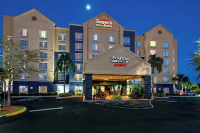 Photo 2 - Fairfield Inn & Suites by Marriott Near Universal Orlando