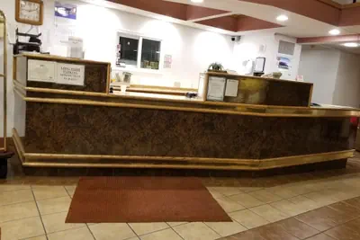 Photo 3 - Sea-Tac Crest Motor Inn