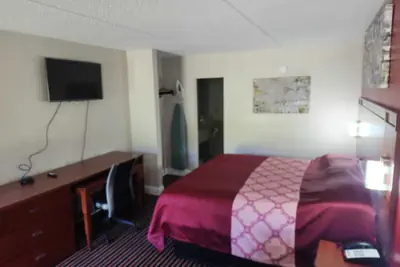 Photo 4 - American Inn Chesapeake – Portsmouth