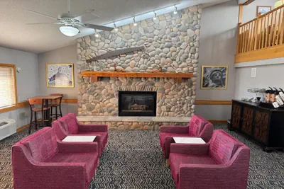 Photo 4 - AmericInn by Wyndham Stillwater