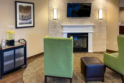 Photo 4 - Comfort Inn DeKalb - University Area