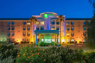 Photo 2 - Holiday Inn Express Hotel & Suites PEORIA NORTH - GLENDALE by IHG