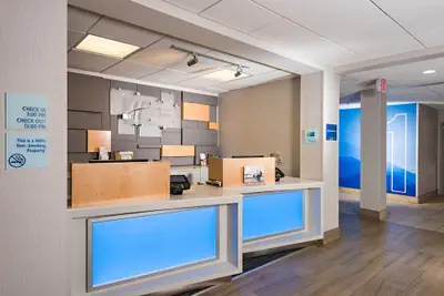 Photo 3 - Holiday Inn Express Hotel & Suites PEORIA NORTH - GLENDALE by IHG
