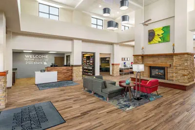 Photo 3 - Hampton Inn & Suites Springfield, MO
