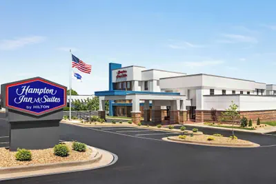 Photo 2 - Hampton Inn & Suites Springfield, MO