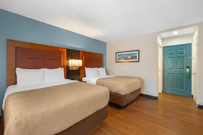 Photo 2 - Quality Inn & Suites at Coos Bay