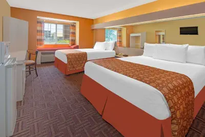 Photo 2 - Longhorn Inn and Suites