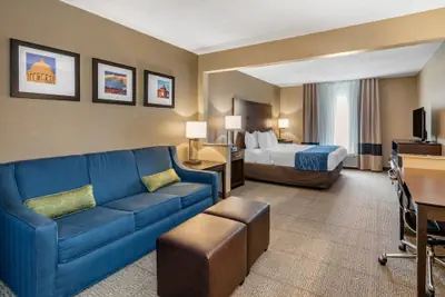 Photo 2 - Comfort Inn & Suites Bryant - Benton