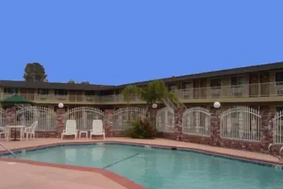 Photo 5 - Sunset Inn Lake Oroville
