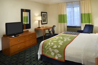 Photo 5 - Fairfield Inn and Suites by Marriott Indianapolis East