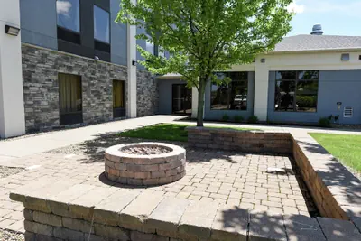 Photo 2 - Hampton Inn Youngstown-North