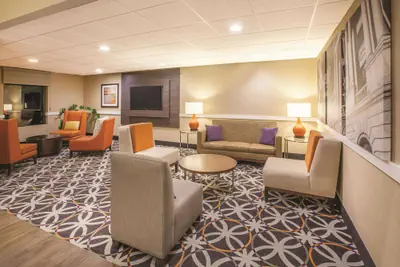 Photo 4 - La Quinta Inn & Suites by Wyndham Mechanicsburg - Harrisburg