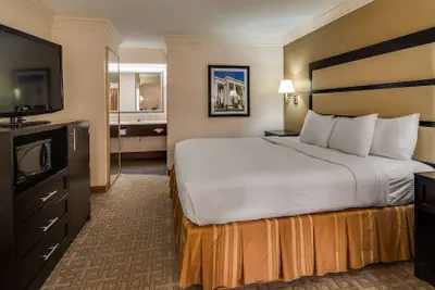 Photo 5 - Best Western Inn & Suites of Macon