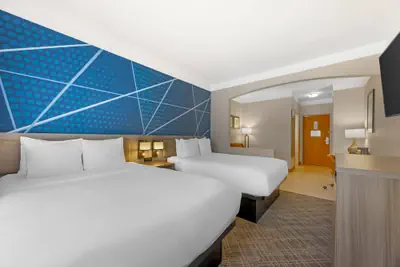 Photo 5 - Comfort Suites Salem