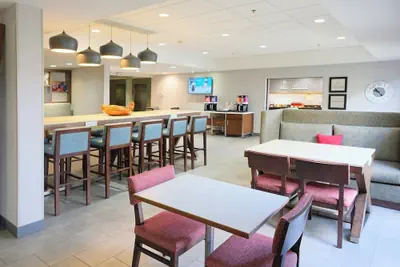 Photo 3 - Hampton Inn Lima