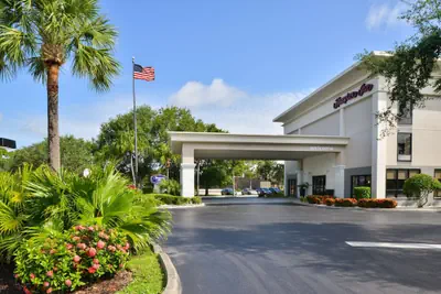 Photo 2 - Hampton Inn Vero Beach