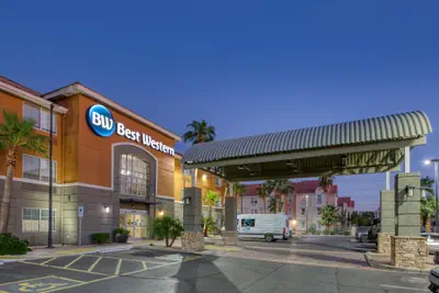 Photo 2 - Best Western North Phoenix Hotel